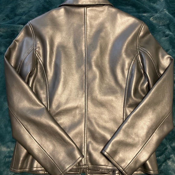 MB Designs by MBJC Classic Fitted Vegan Leather Jacket Edgy Collared with Zipper - Picture 3 of 12